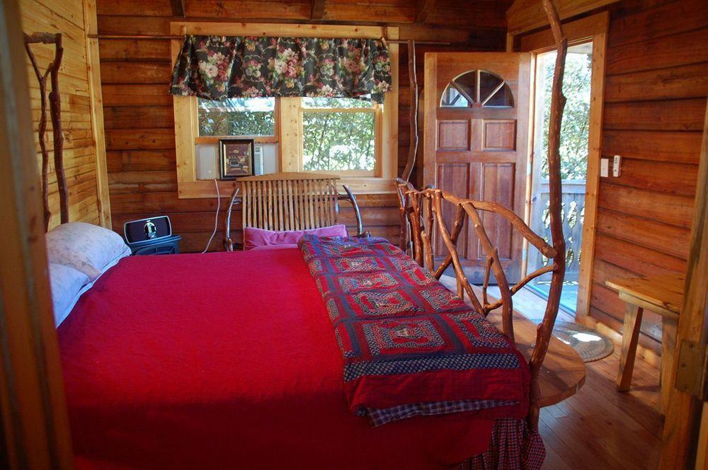 Creekwalk Inn And Cabins Cosby Экстерьер фото