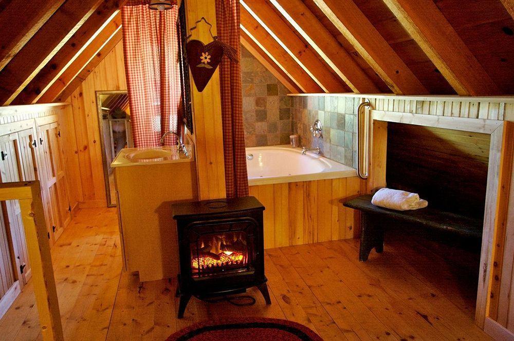 Creekwalk Inn And Cabins Cosby Экстерьер фото